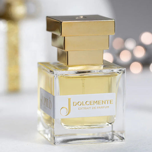Flacone elegante di profumo Dolcemente Jupil Roma con tappo dorato, alta moda donna