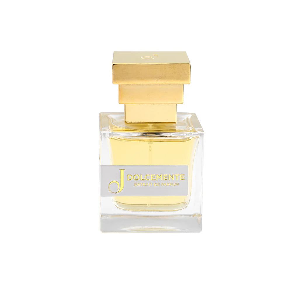 Flacone di profumo Dolcemente con tappo dorato, elegante e raffinato su sfondo bianco.
